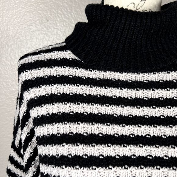 Gap Sz L Split Hem Turtleneck Sweater Merino Fine Wool Black & White Stripes - Picture 3 of 10